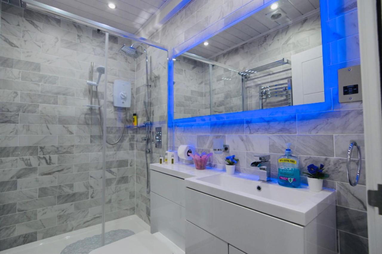 Executive Central Self Contained Flat By Cozynest Reading Extérieur photo